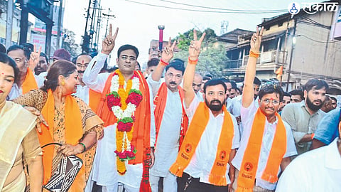 Karan Pawar and Unmesh Patil along with Shiv Sena Uddhav Thackeray group officials who arrived in the city.