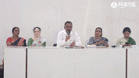 Assistant Election Decision Officer and Province Babasaheb Gadve etc. while guiding the Anganwadi workers at Yewala.