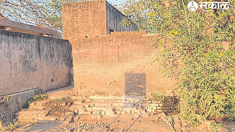 Poor condition of public toilets