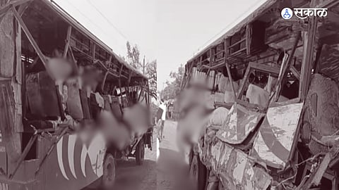 Buss Accident : उत्तर प्रदेशमध्ये भीषण बस अपघात; ट्रकच्या वेगाने बस कापून निघाली, सात जणांचा मृत्यू