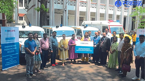 Chief Executive Officer Ashima Mittal, Deputy Director of Health Dr. Kapil Aher, Dr. Sudhakar More, Virendra Bansal, Sesharam Verma along with officers and staff present.