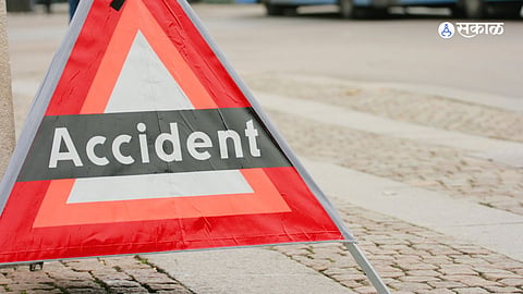 Accident on Dhule-Solapur National Highway Biker husband and wife seriously injured police hospital 