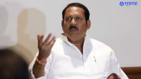  MP Udayanraje Bhosale pushes for a swift salary hike agreement for district bank employees to ensure fair wages and benefits.