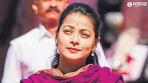 Political Apathy in Mangalwedha: MP Praniti Shinde Fights a Lone Battle for Citizens