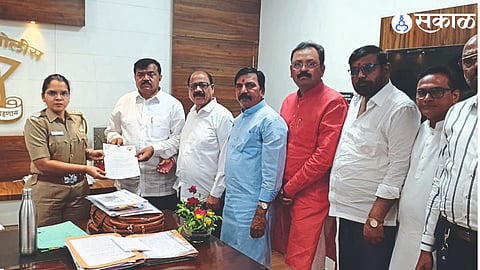 While giving a statement to Deputy Commissioner of Police Monika Raut, District Head Sudhakar Badgujar