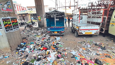 Garbage dumped under the flyover here
