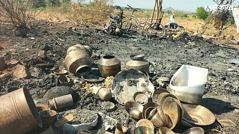 ambegaon nagapur farmers three hur caught fire 

