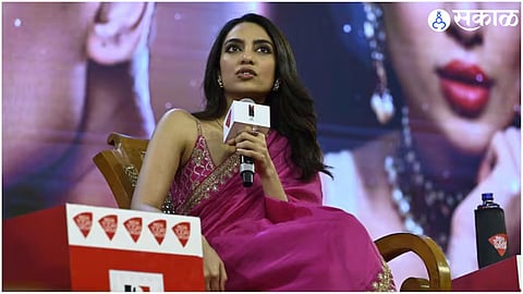 Sobhita Dhulipala express at interview on dating love 
