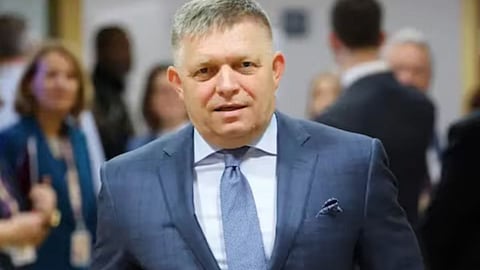 Slovakia Prime Minister : स्लोवाकियाच्या पंतप्रधानांवर झाडल्या गोळ्या; जखमी अवस्थेत रुग्णालयात केलं दाखल