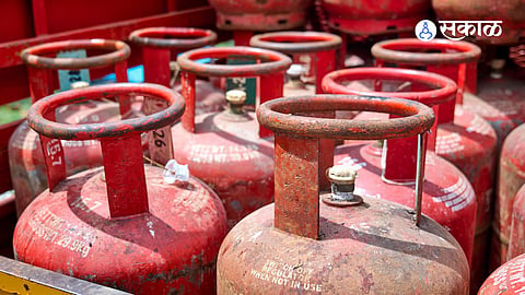 Gas Cylinders: सिलिंडरचा नव्हे, तर गॅसचा होतो स्फोट! गॅस सिलिंडरचा वापर करताना कोणती काळजी घ्यावी? वाचा सविस्तर   