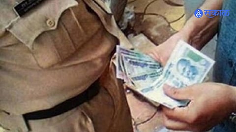 Solapur : जप्त वाहन सोडण्यासाठी 'इतक्या' हजारांची घेतली लाच; दोघांना झाली अटकेत