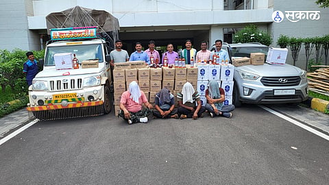 Liquor worth Rs 12 lakh 61 thousand seized in the action taken by State Excise Department newa Baramati  