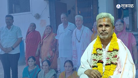 Marathwada News : चौदाव्या वर्षी घर सोडलं अन् साठाव्या वर्षी पुनरागमन झालं.. गावात येताच घडली मोठी घटना