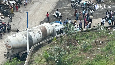 Woman dies after being crushed under ready mix cement tanker In Dhayari Wadgaon marathi news  