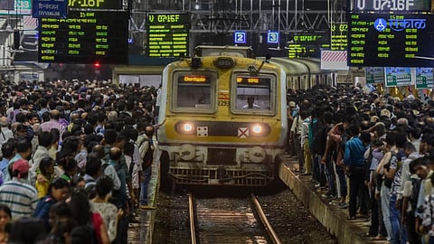 Mumbai Local : गुड न्यूज! मुंबई लोकल धावणार 'टाईम टू टाईम', रेल्वेकडून 'हे' मोठे बदल