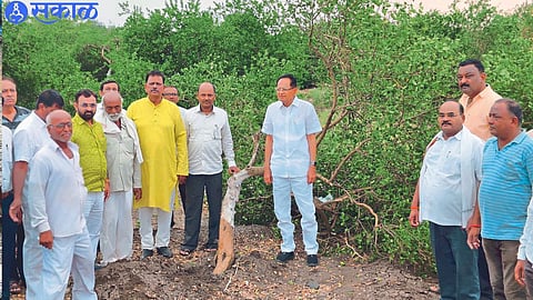 MLA Chimanrao Patil and officials while inspecting the damage caused due to stormy rain.