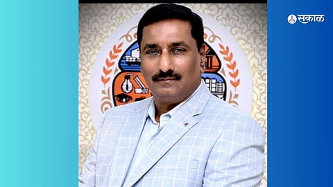 अजीज शेखांची राज्यभर चर्चा, सेवनिवृत्तीच्या तोंडावर आयएएसचे यश व मुदतवाढ