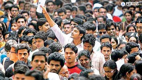 अर्थकारणाची अडथळ्यांची शर्यत