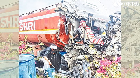 Accidental tanker on the highway
