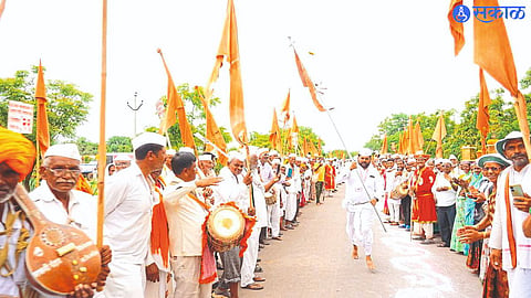 The first arena ceremony in Dindi was staged at Dhande Vasti in Karjat.