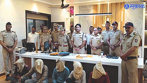 Superintendent of Police Dr. with the cattle stealing gang. Maheshwar Reddy etc.