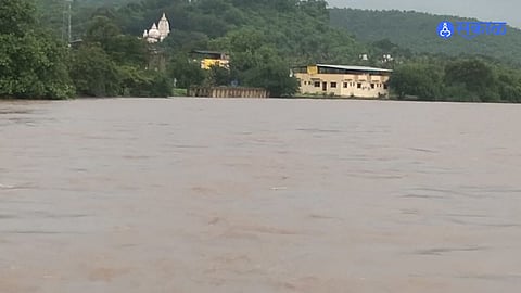 Thane Rain: तानसा नदीला पूर, वज्रेश्वरीची गरम पाण्याची कुंड बुडाली