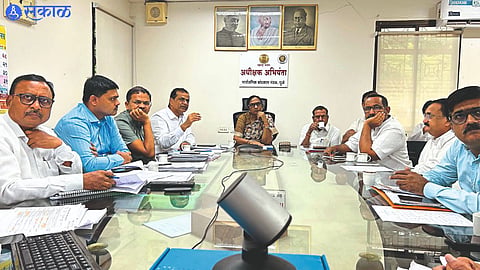 Dr. Shobha Bachhav and officers present at the work review meeting in Public Works Department. 