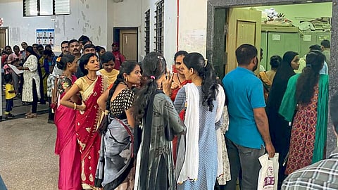 Line For municipal School Admission