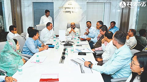 Guardian Minister Gulabrao Patil while giving instructions in the aquatic life review meeting.