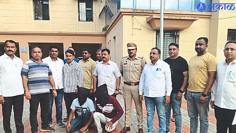 A team of Nashik Rural Local Crime Branch along with two suspected liquor smugglers.