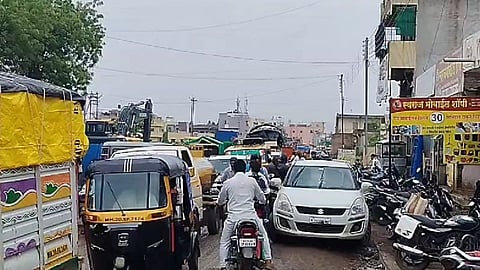Traffic Jam on Nilajgaon to Shekta Phata Road
