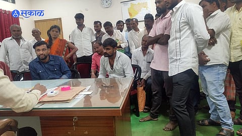 Marathwada: तहसिल कार्यालयाला यात्रेचे स्वरूप, वाचा नक्की काय झाले? 