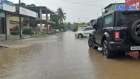 Solapur Rain: मंगळवेढ्यात पावसाचे पाणी रस्त्यावर,नागरिकांची गैरसोय!