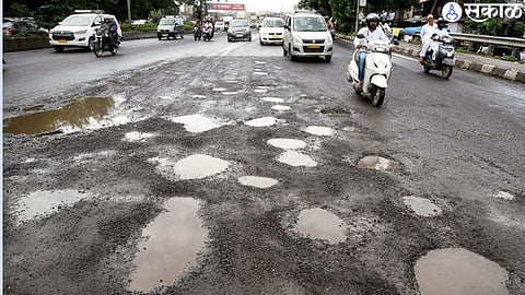potholes on Nashik Mumbai highway (file photo)