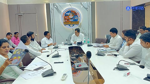 Shivsena: शिवसेनेने मागितला विकासकामांचा लेखाजोखा, उल्हासनगर महानगरपालिकेत धडक