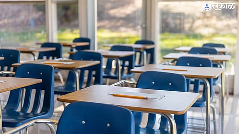 Notice to principal of 94 schools for non-change of time of first to fourth class meeting on monday
