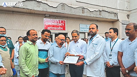 Dandgaval family and doctors during organ donation procedure at Apollo Hospital.