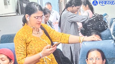 Women of Nashik traveling vertically in Panchavati Express.