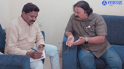 Ravindra Shinde interviewing well-known democrat Sambhaji Bhagat