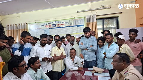 young man beaten by group of men in yeola video goes viral Nashik Crime Chhagan Bhujbal deepak kedar  