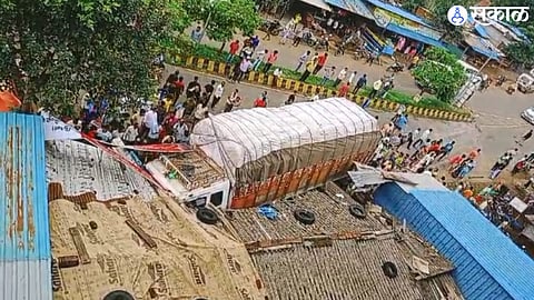A truck rammed into a shop on the interstate at Saputara Shamgahan.