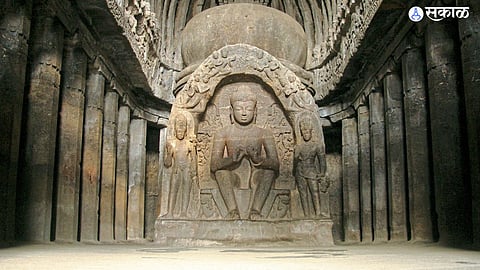 महायान काळातली सुंदर शिल्पं
