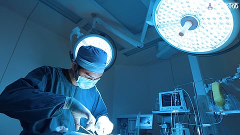 Bariatric surgery on a 106 kg girl