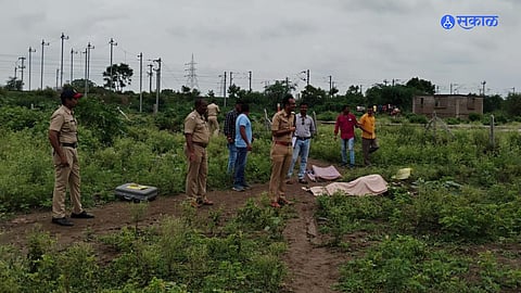 खून का बदला खून: हत्या करणाऱ्या कुख्यात आरोपीला उड्डाण पुलाखाली ठेचले