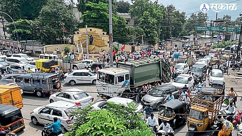 traffic jam in nanded city due to traffic signal administrative action