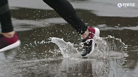 monsoon tips how to dry wet shoes quickly 
