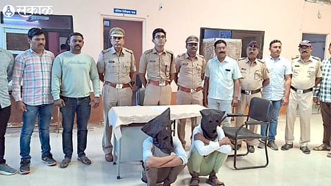 Rushikesh Reddy, Dhananjay Patil and the action team were present during the inspection of the thieves and the items in custody at Deopur police station.