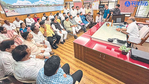 Officials of Shiv Sena (Ubatha) while discussing with Municipal Commissioner on Thursday.