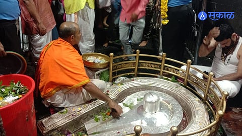 पहिल्या श्रावण सोमवारी तब्बल इतक्या लाख भाविकांनी घेतले ज्योतिर्लिंगाचे दर्शन