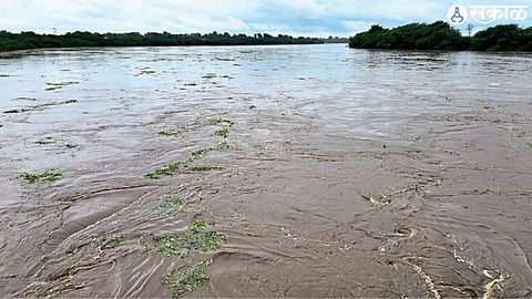 shirdi rain update gangapur darna dam overflow jayakwadi dam water storage monsoon rain